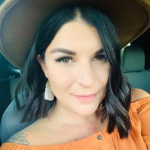 Meet your Posher, Cassandra